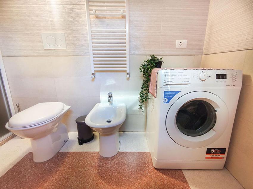 Casa Chiara In Centro Con Corte Privata San Benedetto del Tronto Exterior foto