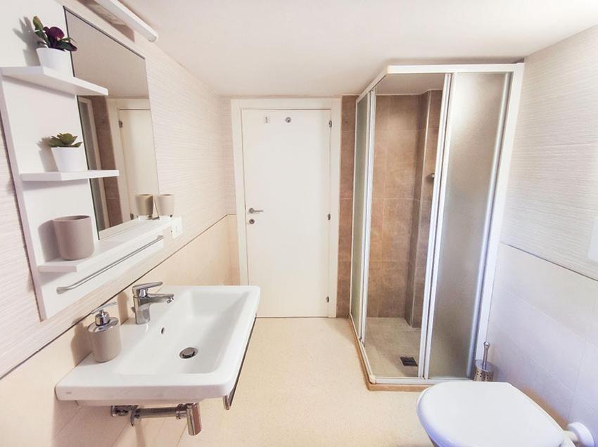 Casa Chiara In Centro Con Corte Privata San Benedetto del Tronto Exterior foto